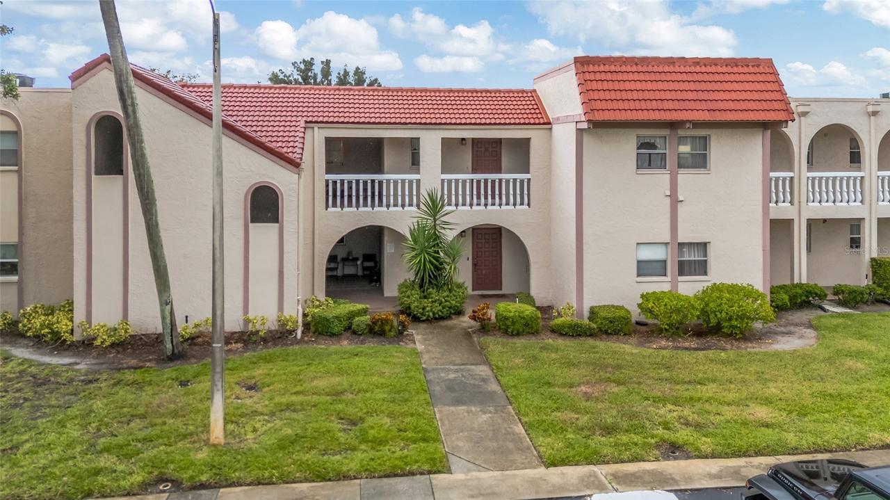 9700 Starkey Rd. #113, Seminole, FL 33777