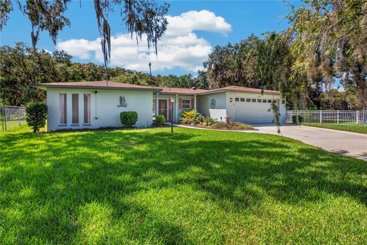 12180 Maple St., Dunnellon, FL 34432