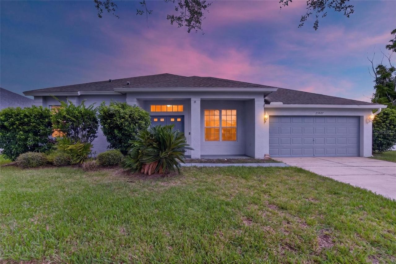 25927 Risen Star Dr., Wesley Chapel, FL 33544