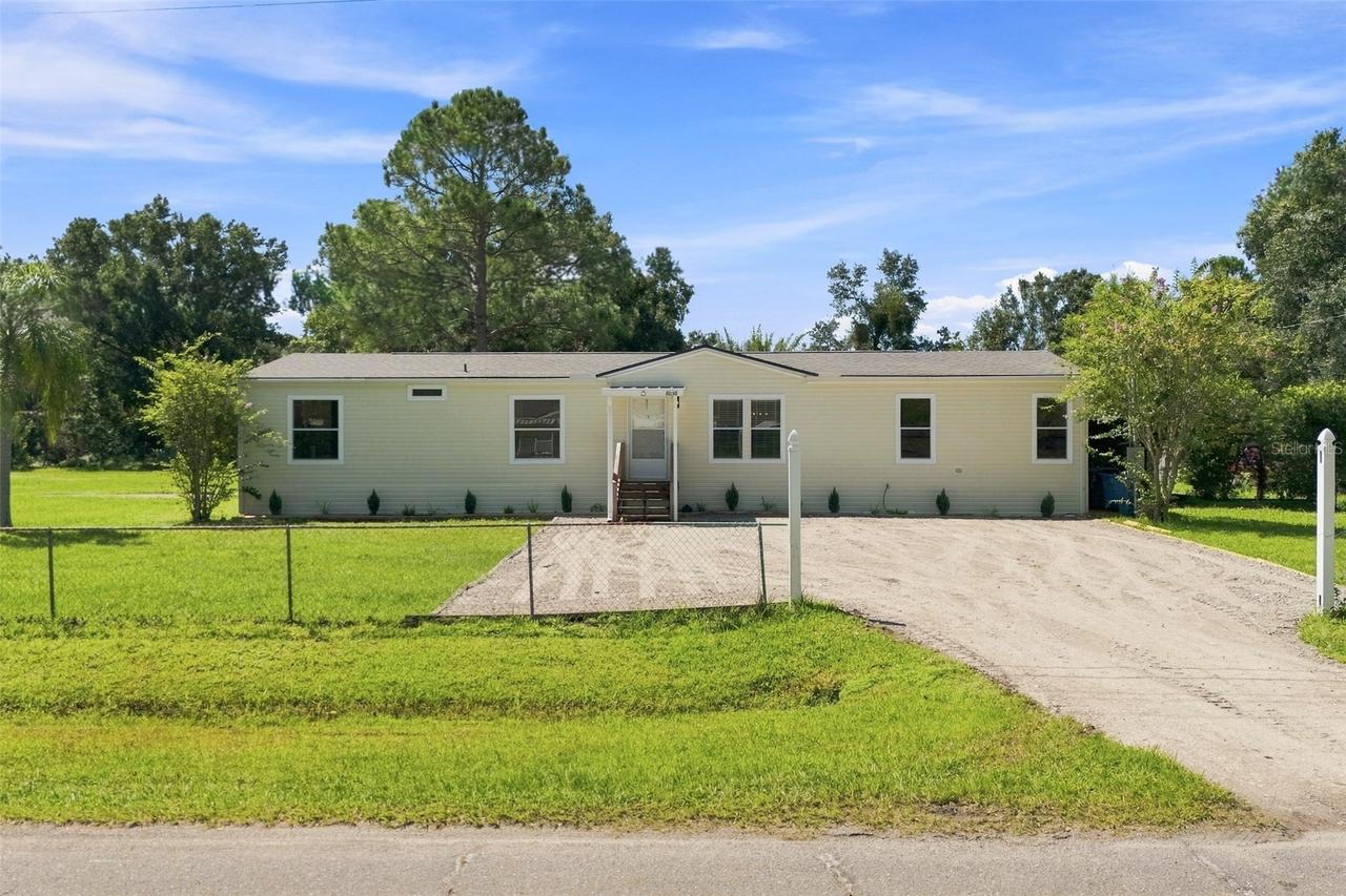 8038 S Meadowview Cir, Tampa, FL 33625