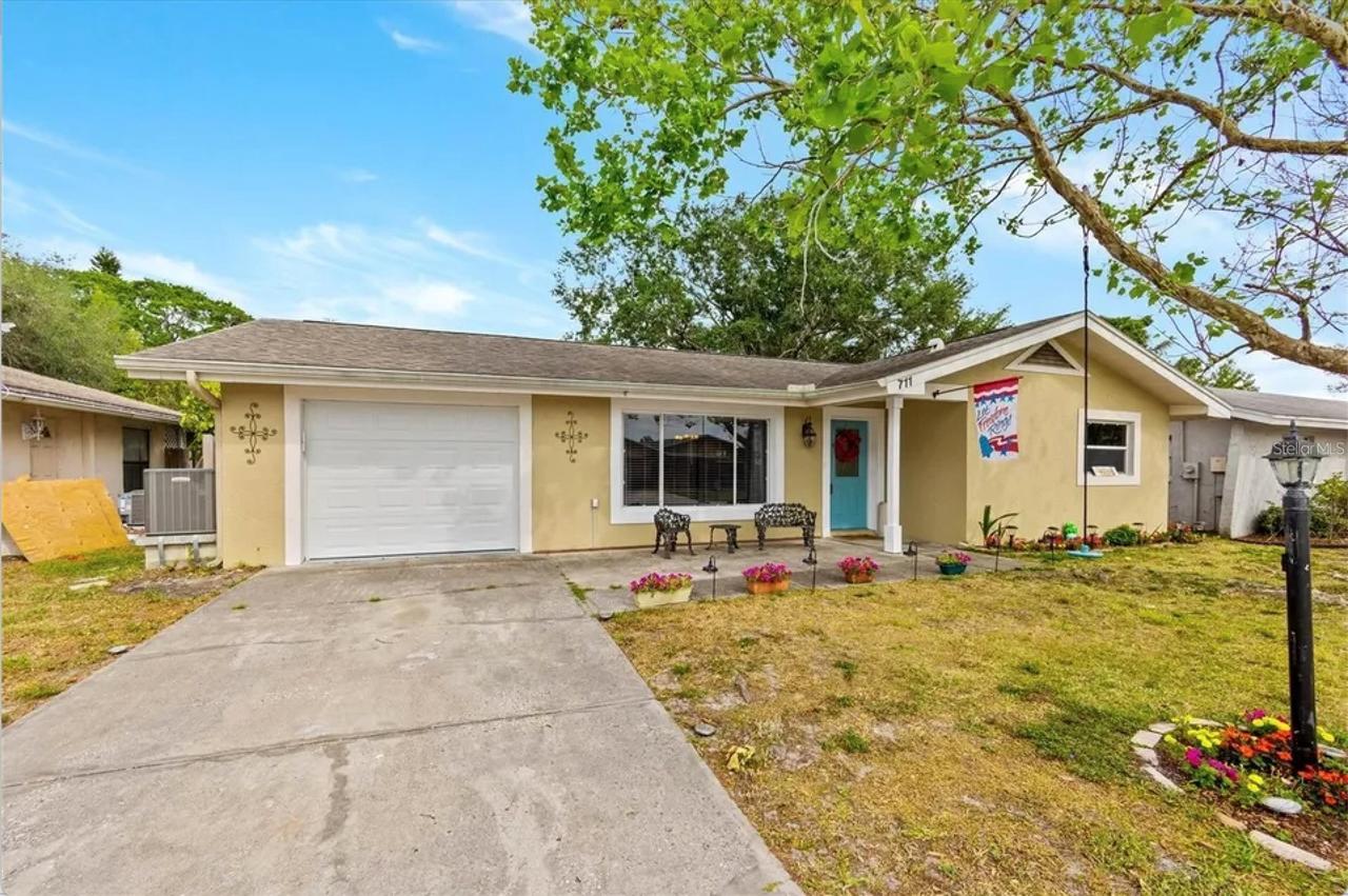 711 Lemonwood Dr., Oldsmar, FL 34677