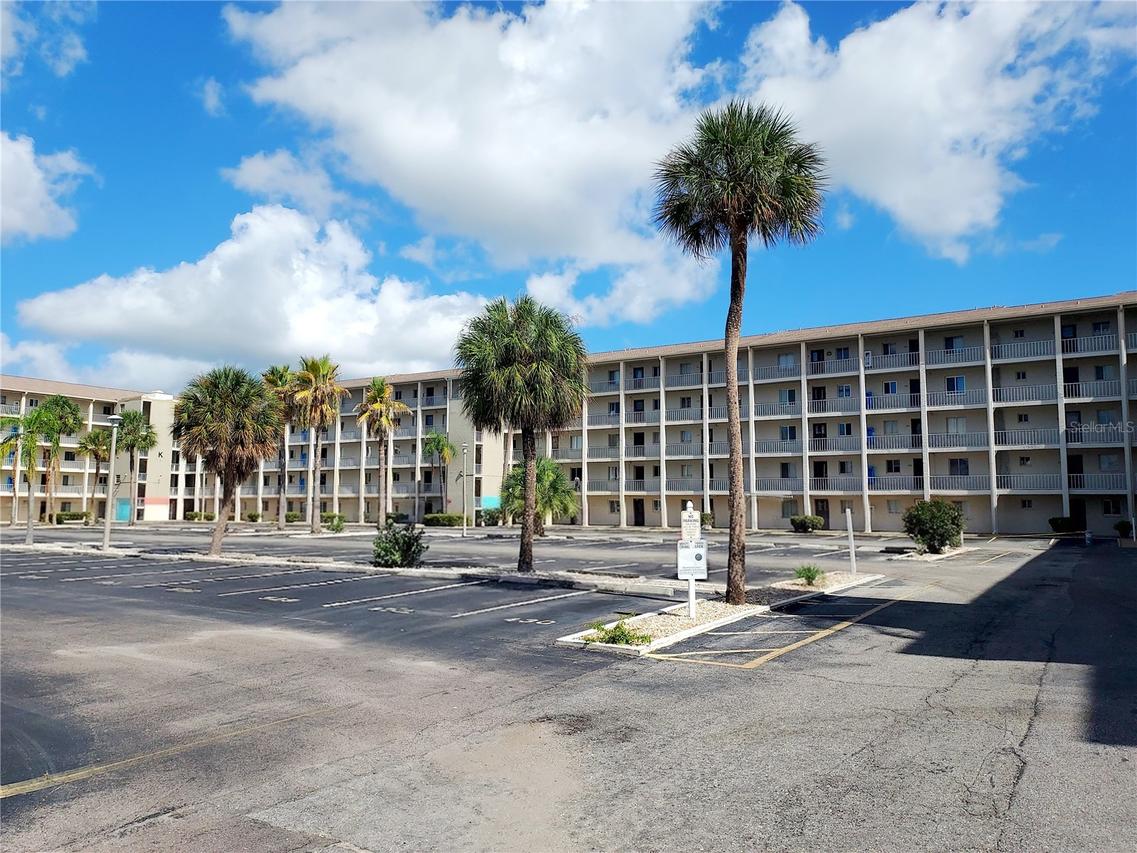 3520 Lake Bayshore Dr. #K111, Bradenton, FL 34205