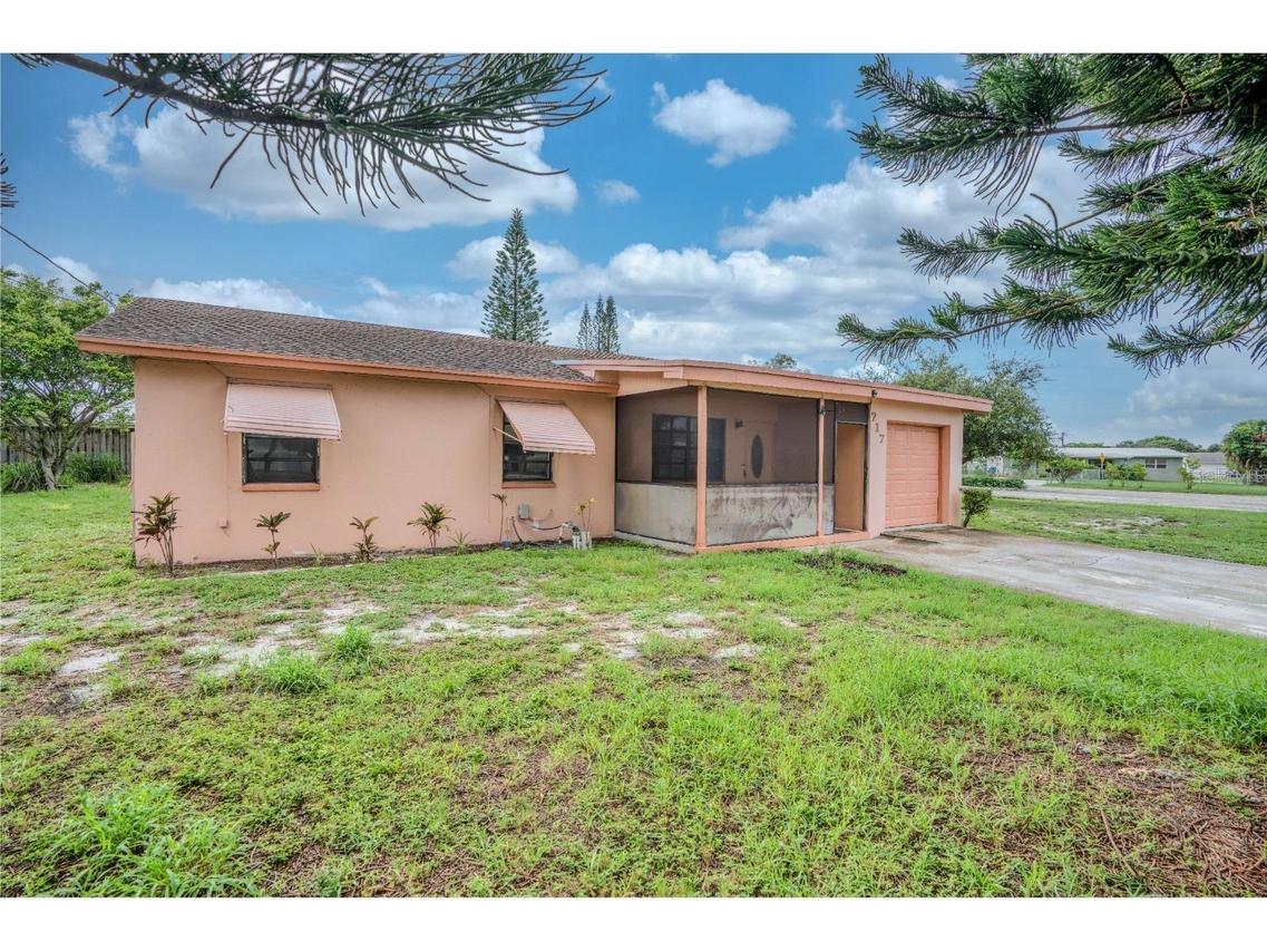717 NW 1st St., Boynton Beach, FL 33435