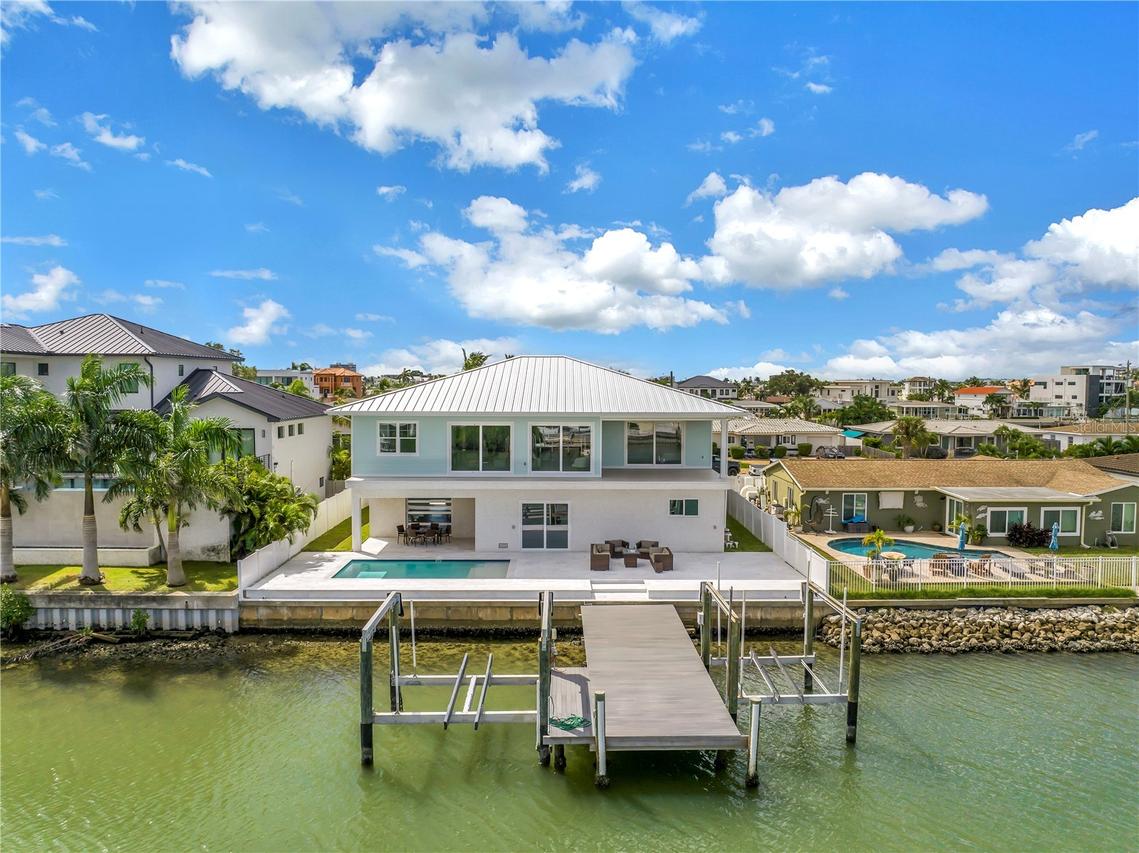 7957 2nd Ave., St Petersburg, FL 33707