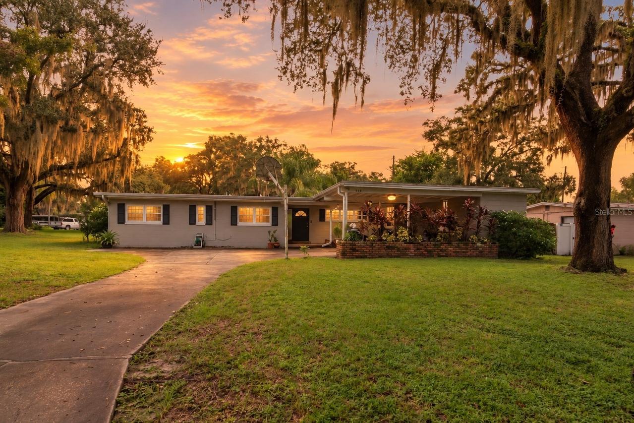 416 Broxburn Ave., Temple Terrace, FL 33617