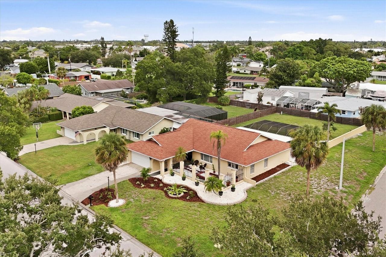 6004 9th Ave., Bradenton, FL 34209