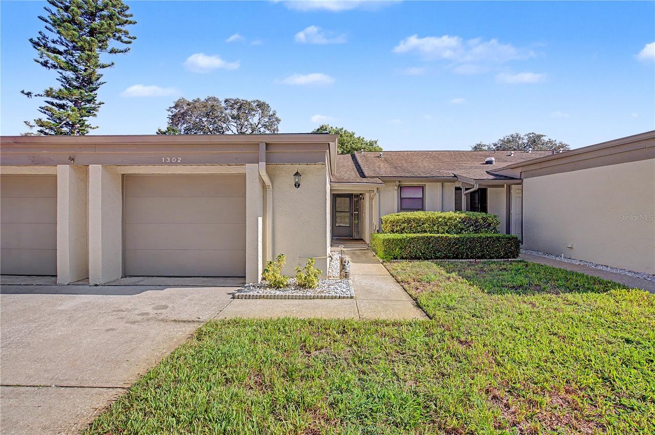 1302 Golfview Dr., Tarpon Springs, FL 34689