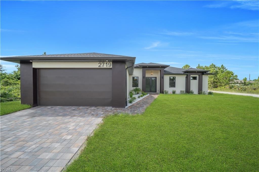 2719 33rd St W, Lehigh Acres, FL 33971