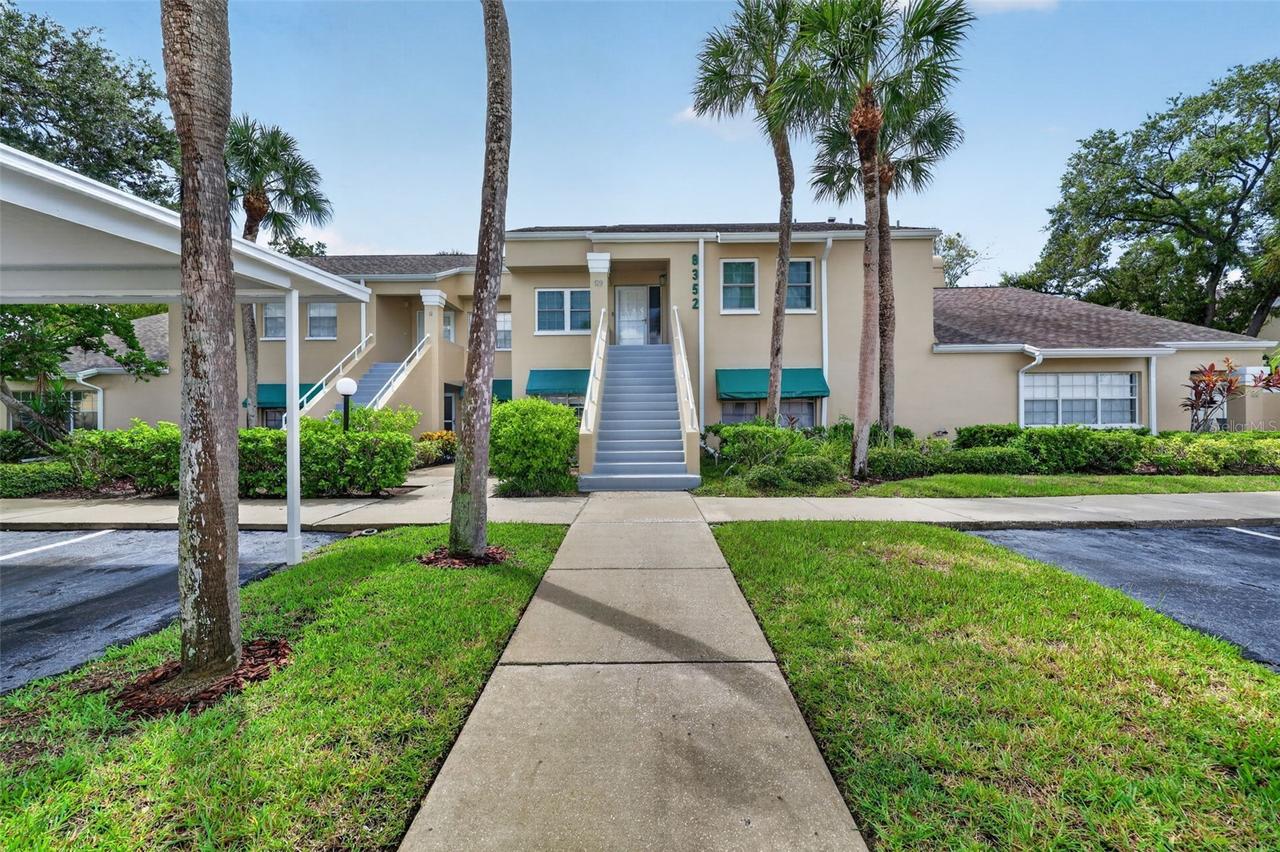 8352 Meadowbrook Dr. #10, Seminole, FL 33777