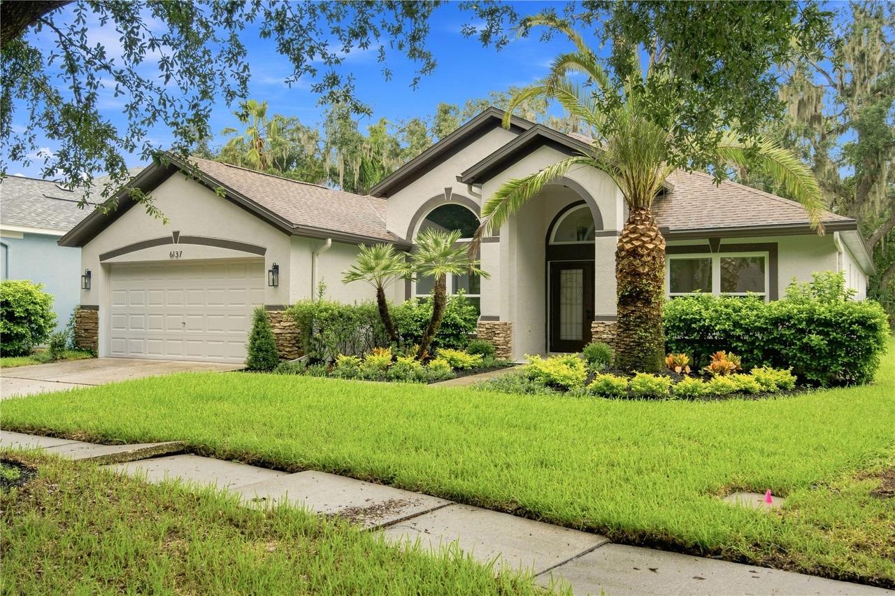 6137 Whimbrelwood Dr., Lithia, FL 33547