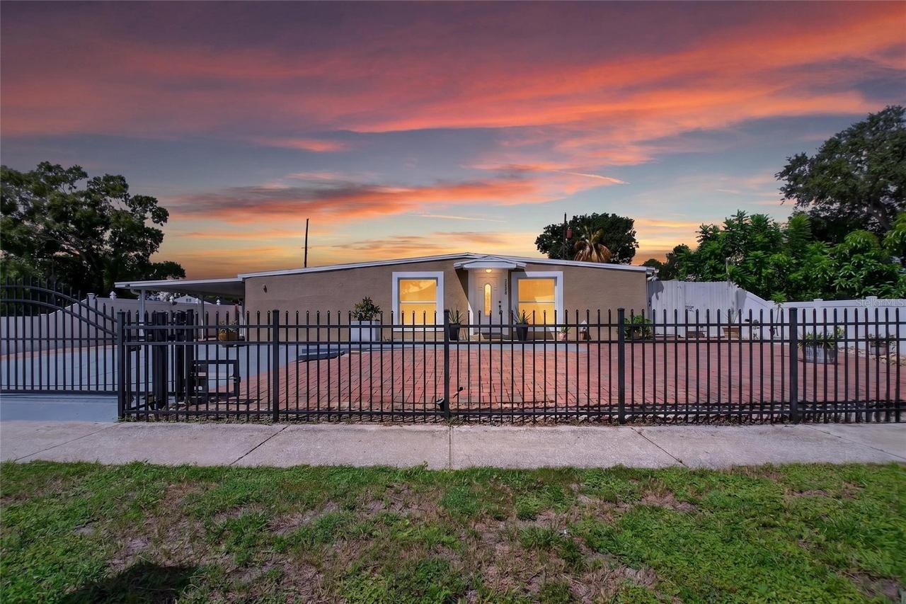 1727 Waikiki Way, Tampa, FL 33619