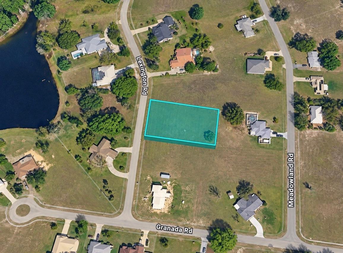 417 Lexington Dr., Sebring, FL 33876