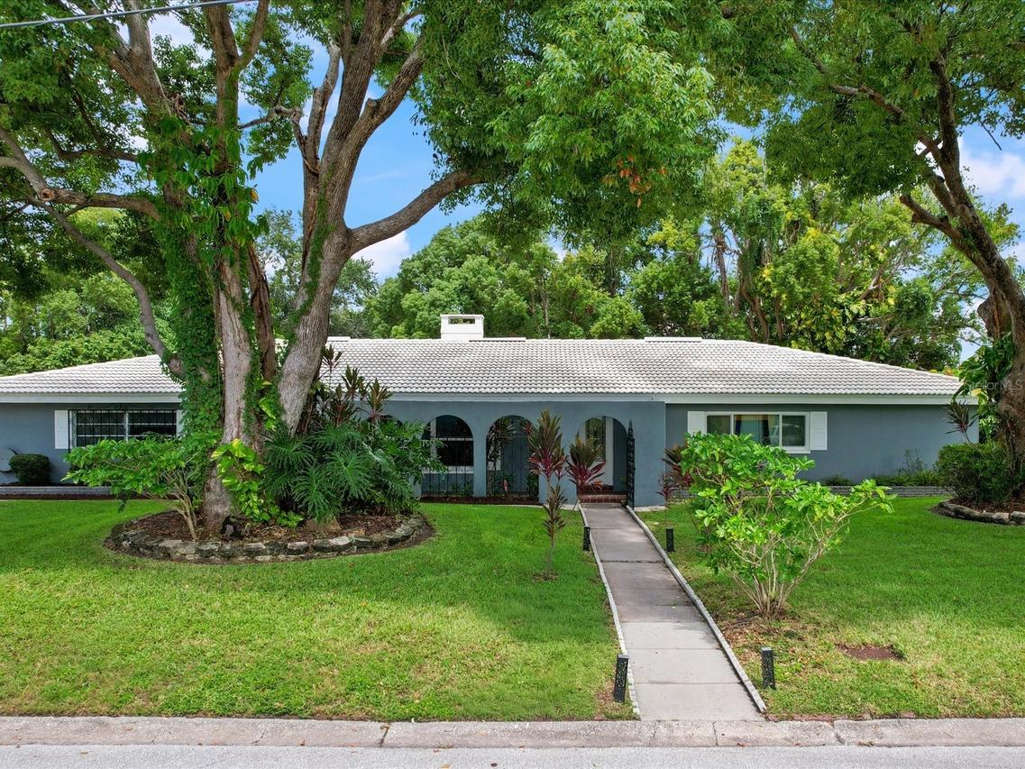 2100 Mckinley St., Clearwater, FL 33765