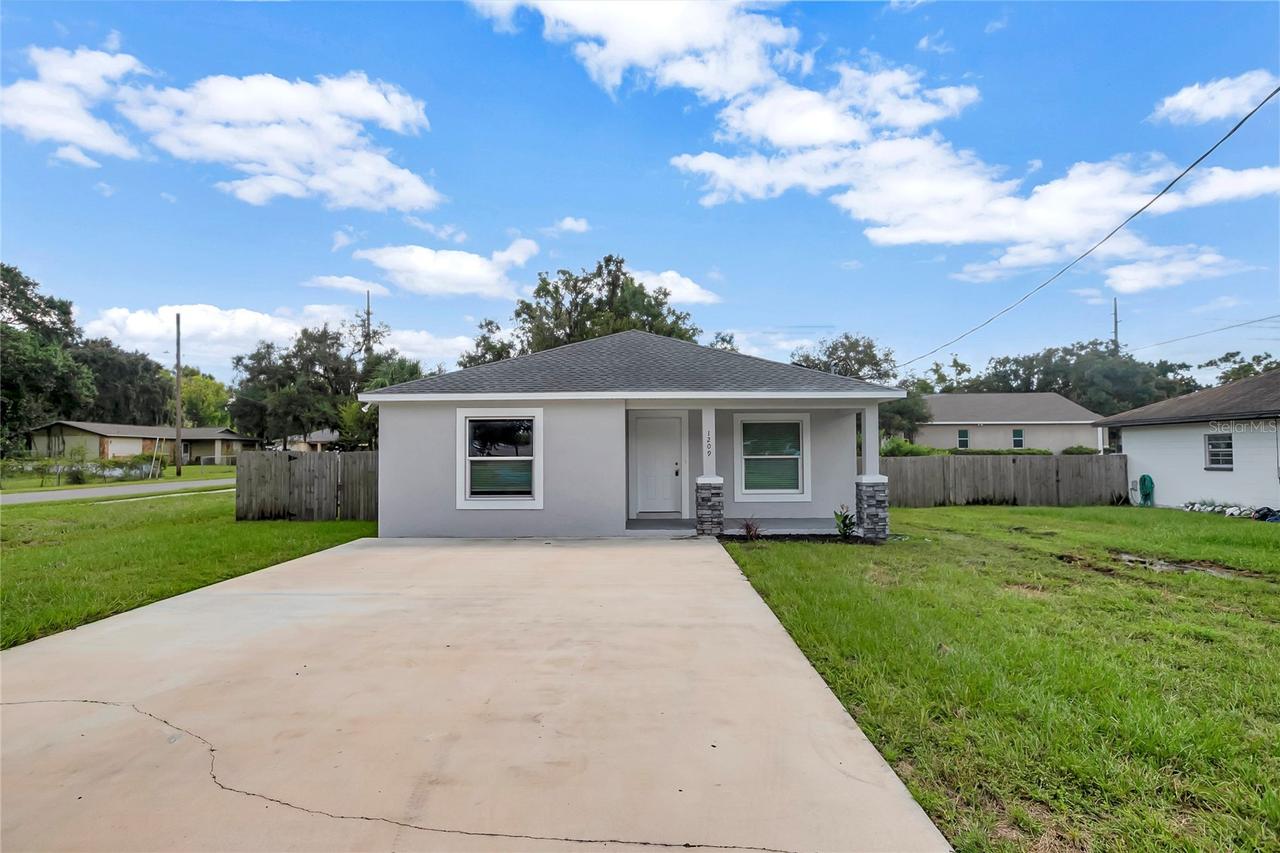 1209 E Ohio St., Plant City, FL 33563