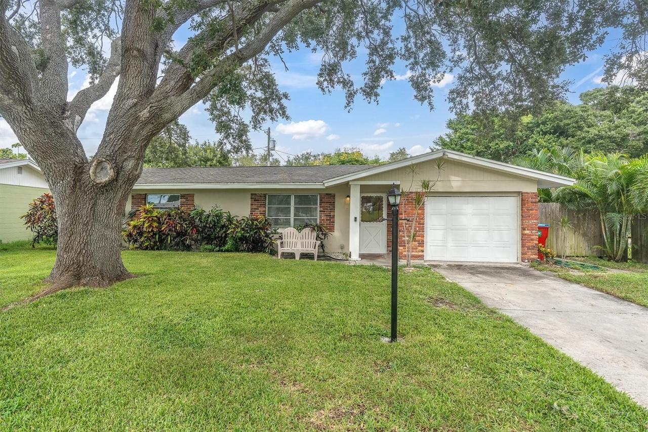11911 84th Ave., Seminole, FL 33772
