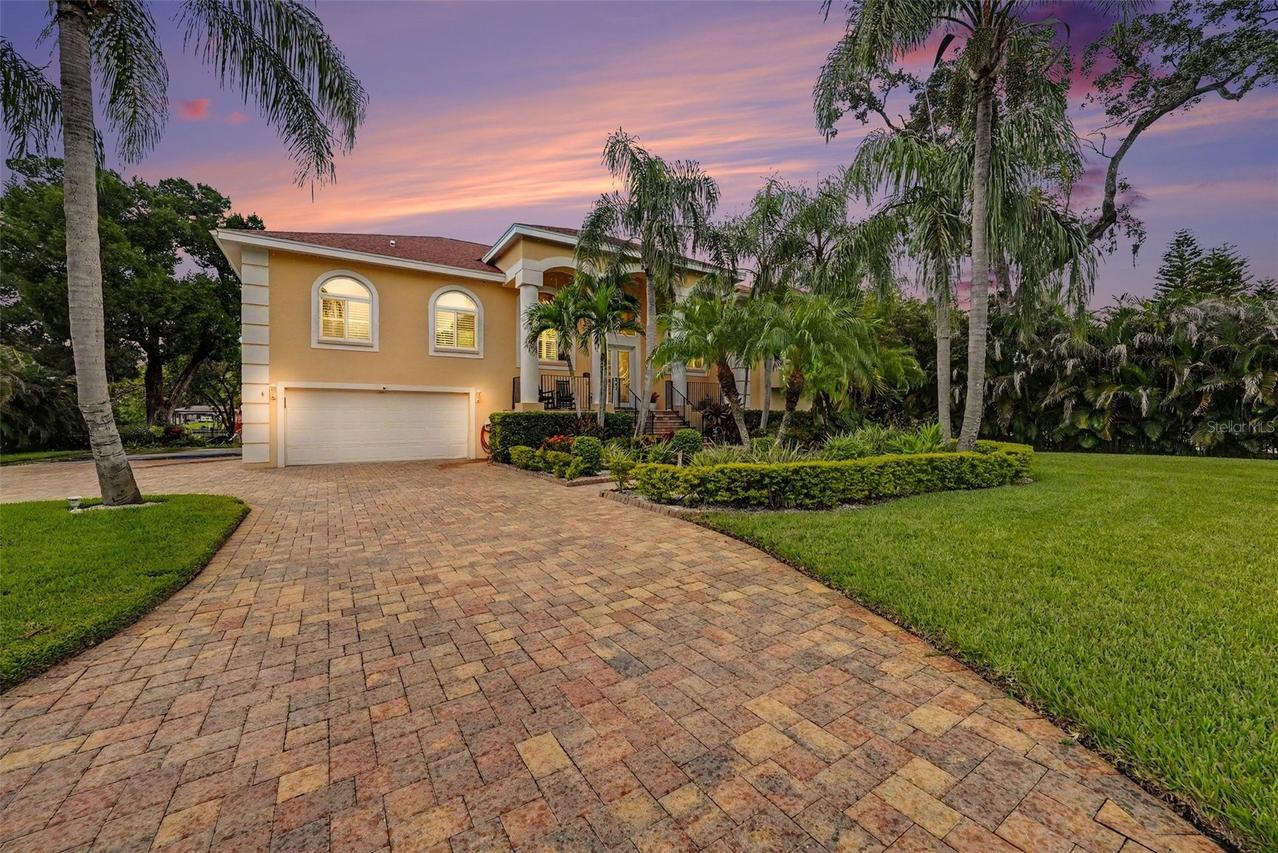 1021 W Henry Ave., Tampa, FL 33604