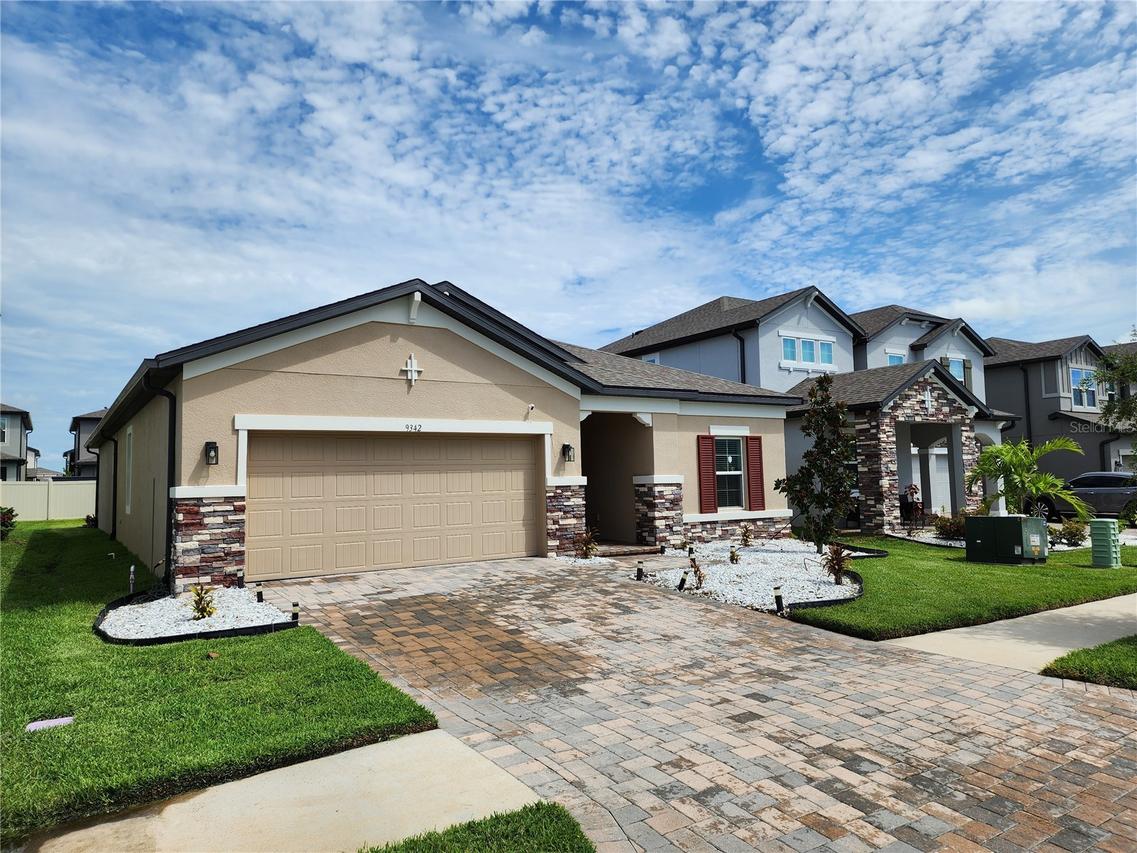 9342 Crescent Ray Dr., Wesley Chapel, FL 33545