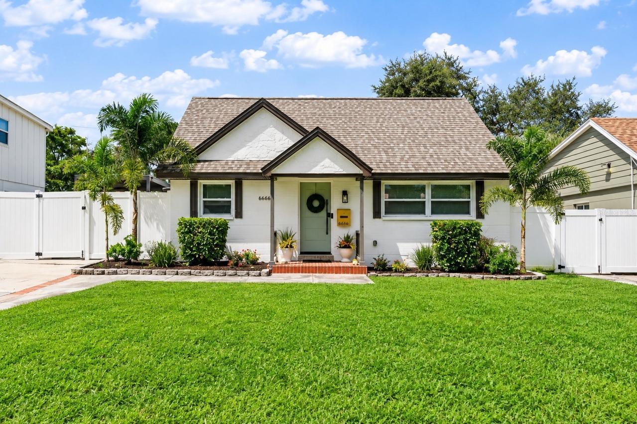 6660 27th Way, St Petersburg, FL 33702