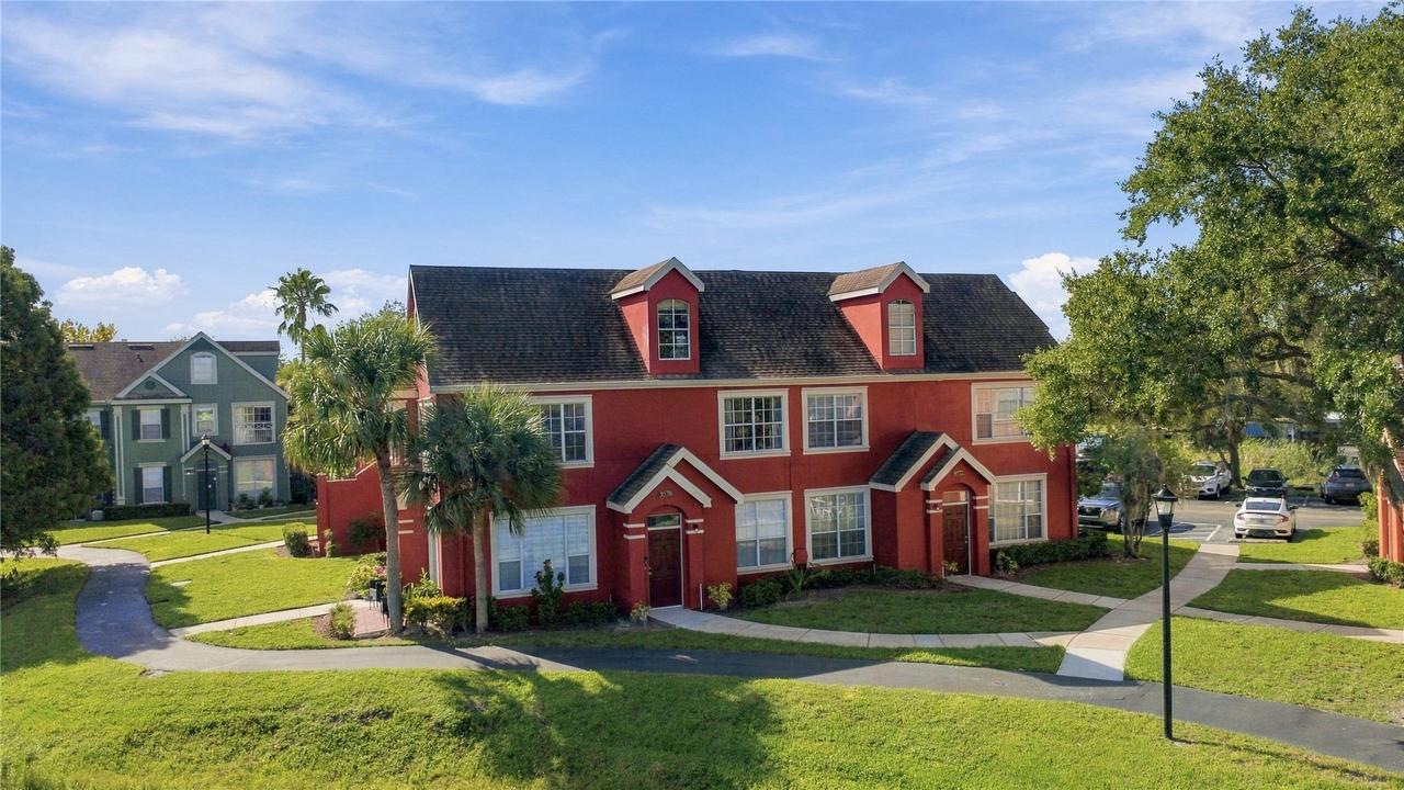 9570 Lake Chase Island Way, Tampa, FL 33626