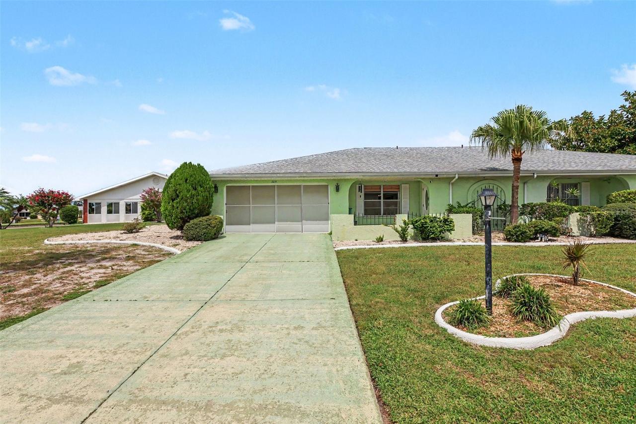 385 Club Manor Dr., Sun City Center, FL 33573