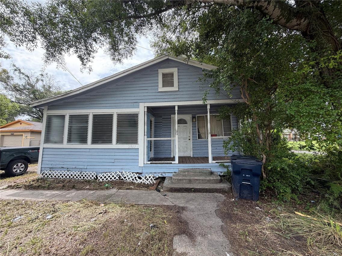 2907 E Lake Ave., Tampa, FL 33610