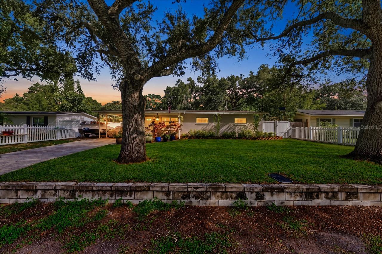 1104 E Lambright St, Tampa, FL 33604