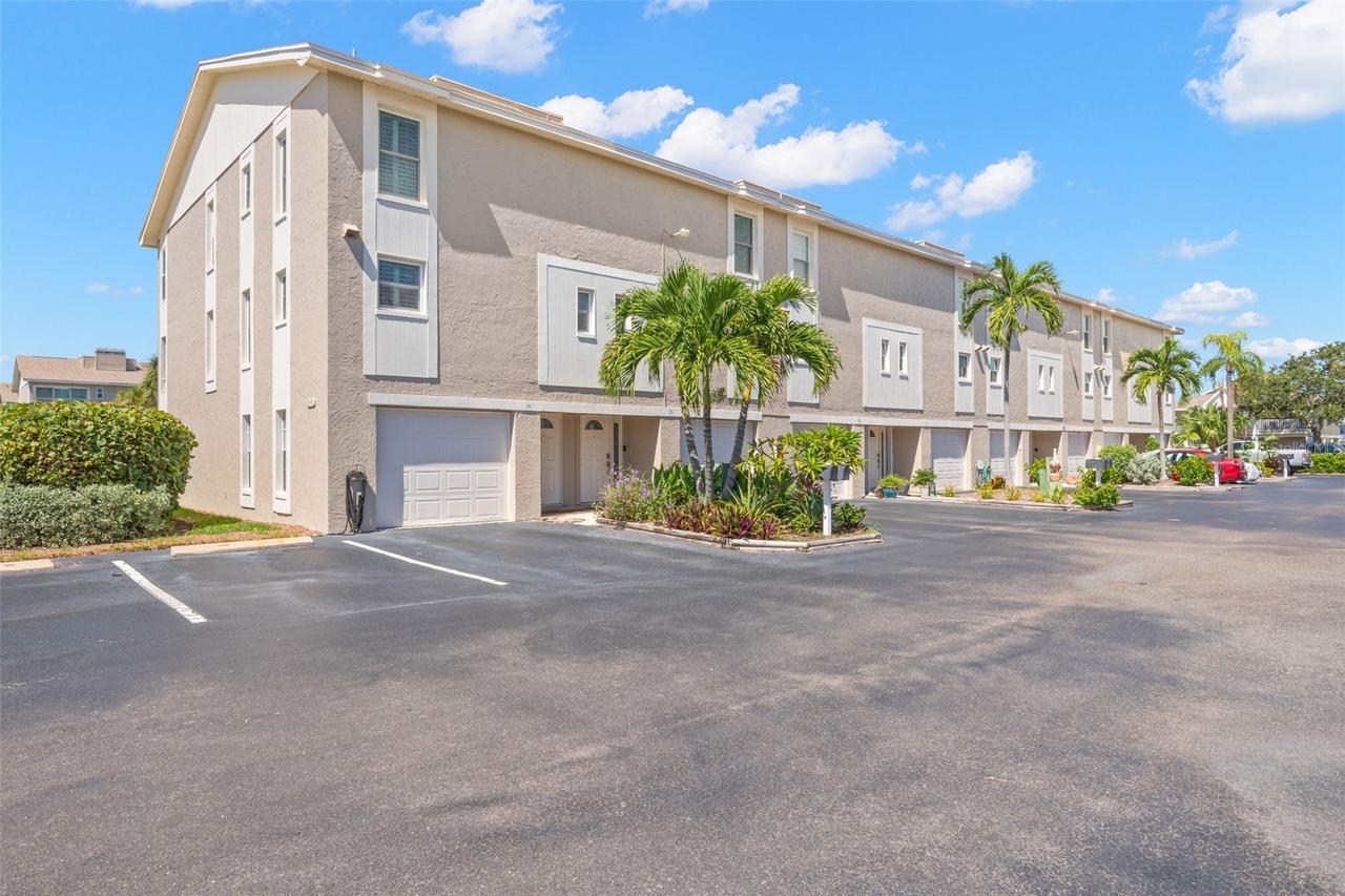 255 Capri Cir. #30, Treasure Island, FL 33706