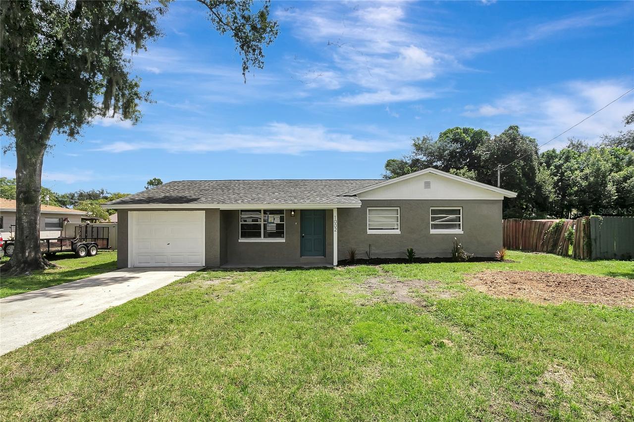 1002 N Bracewell Dr., Plant City, FL 33563
