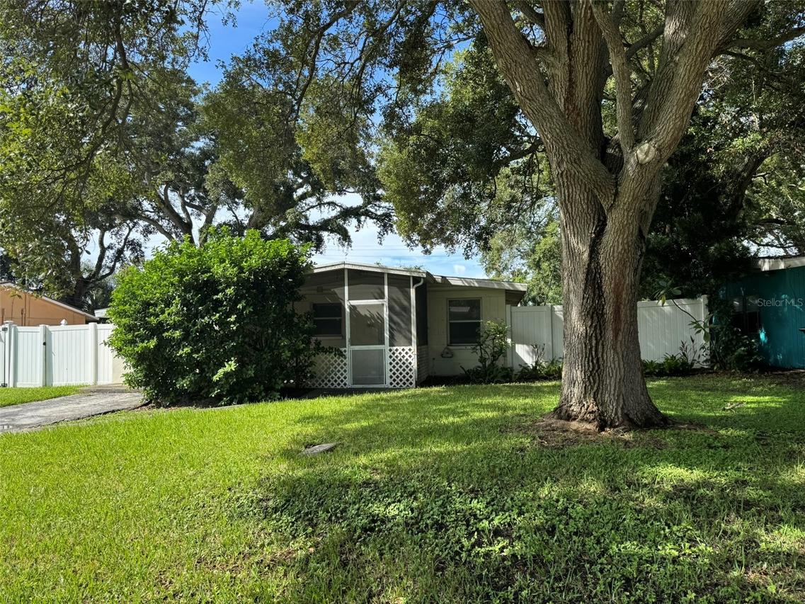 3033 Karen Ave., Largo, FL 33774