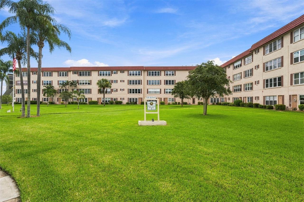 9950 62nd Ter. #408, St Petersburg, FL 33708
