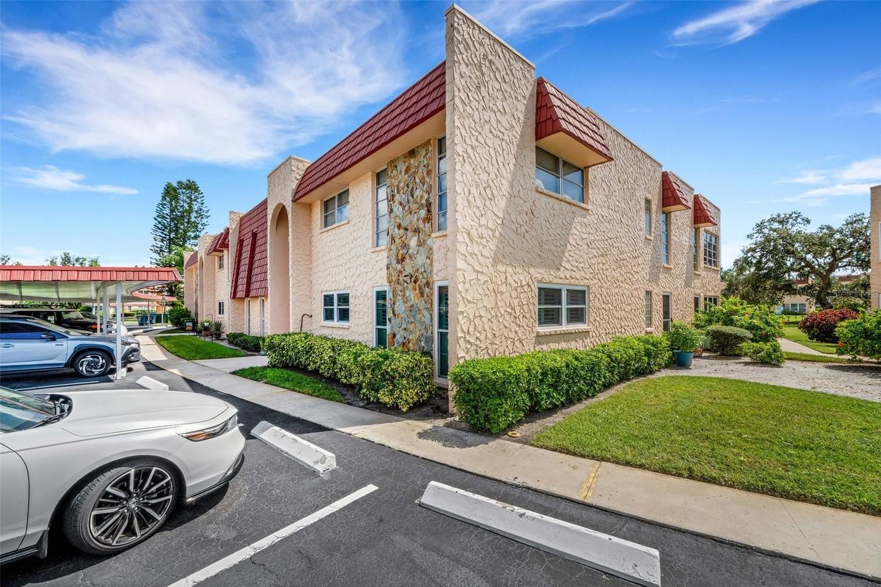 223 Buttonwood Cir., Seminole, FL 33777