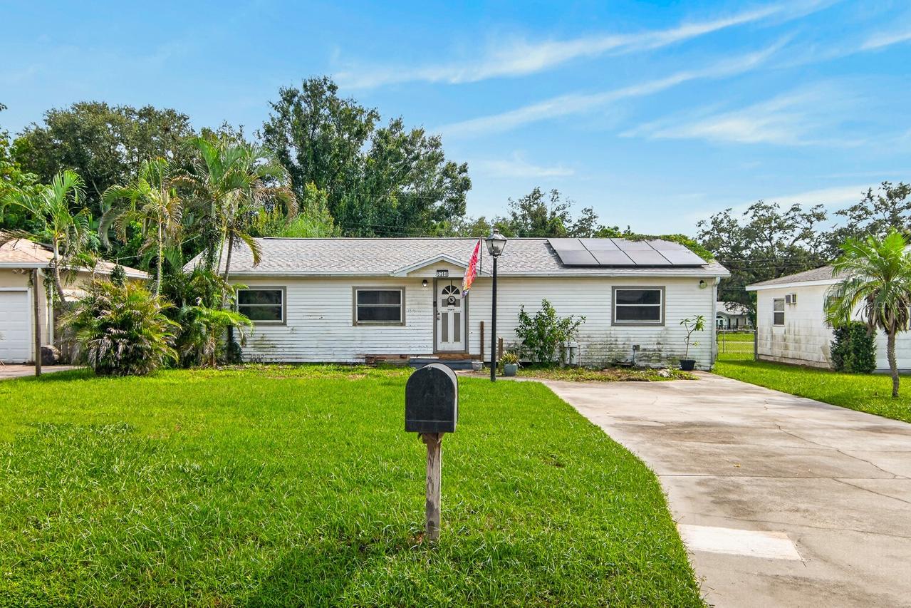 5260 43rd Ave., St Petersburg, FL 33709