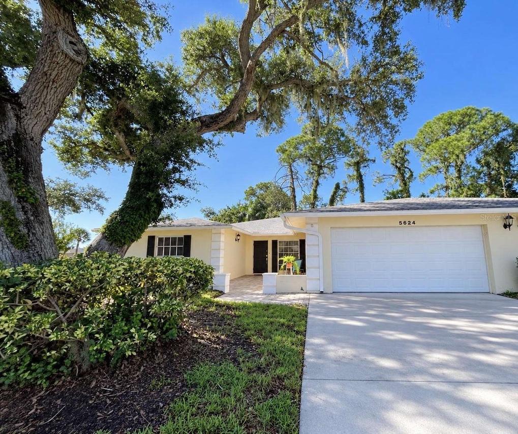 5624 Palm Aire Dr. #V105, Sarasota, FL 34243