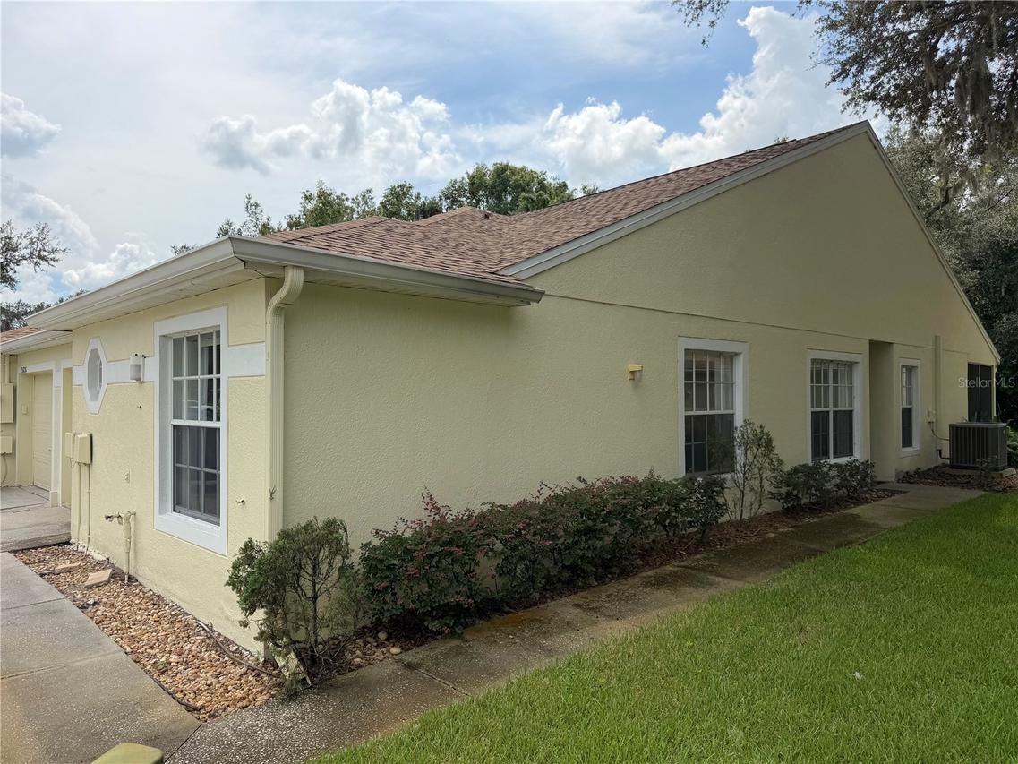35224 Whispering Pines Dr., Zephyrhills, FL 33541