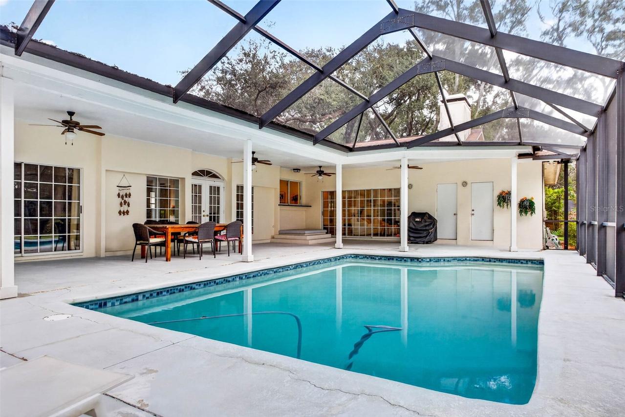 513 Garrard Dr., Temple Terrace, FL 33617