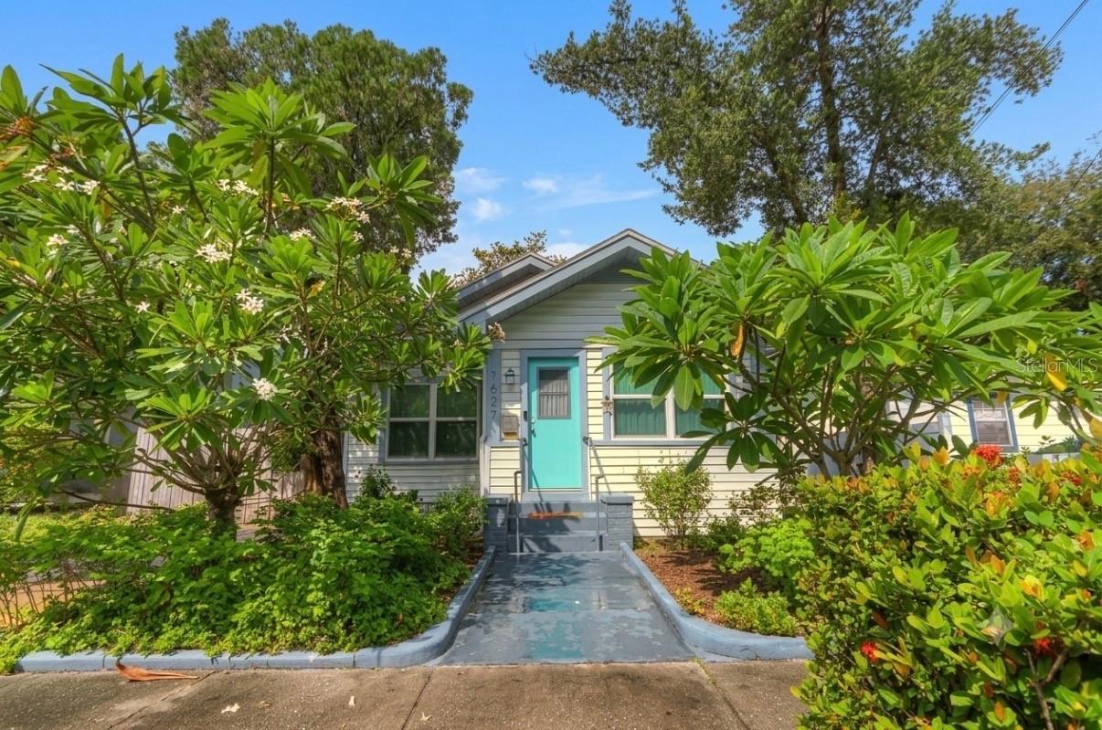1527 13th St., St Petersburg, FL 33705