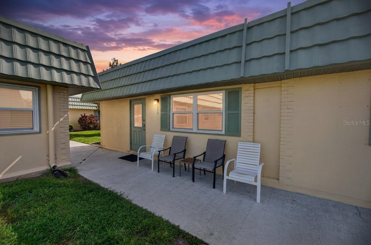 102 Cambridge Tr. #220, Sun City Center, FL 33573