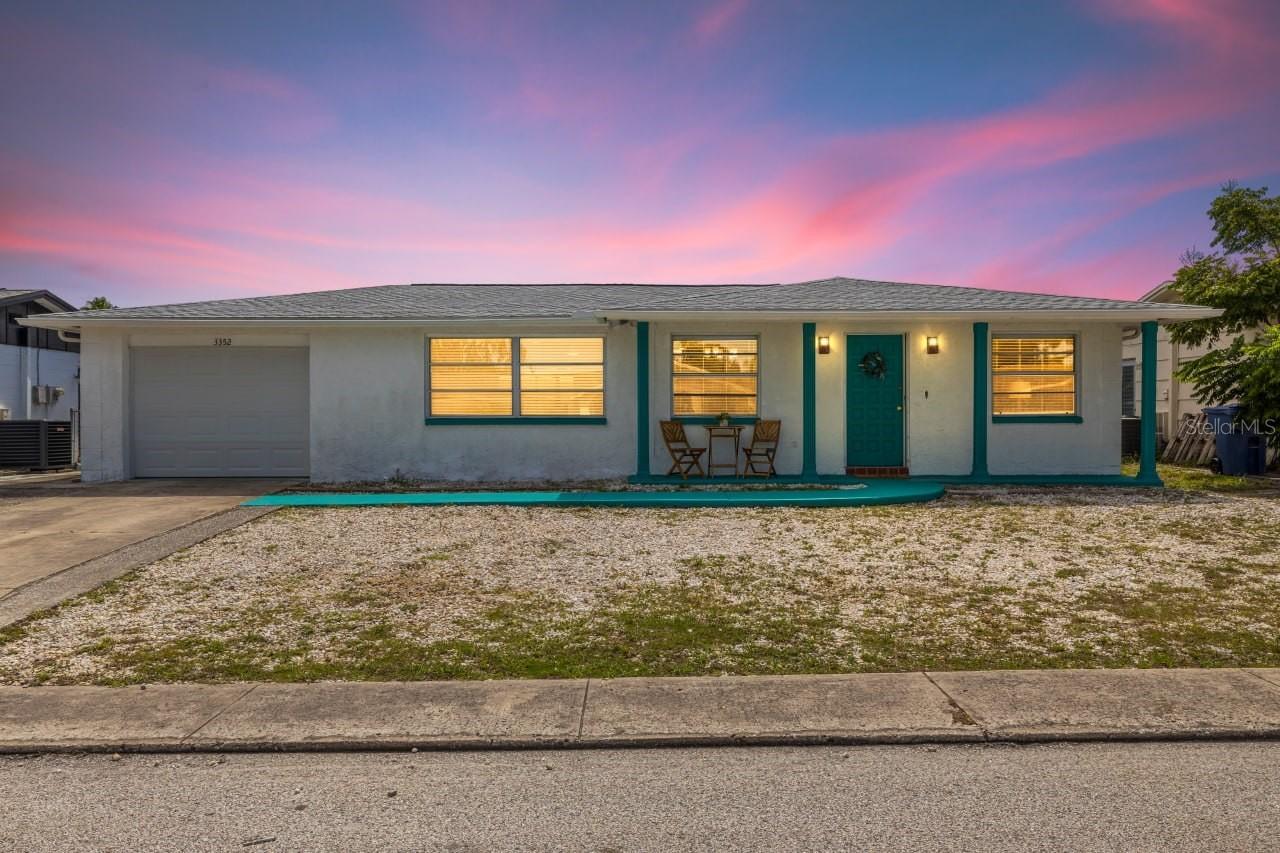 3352 Hoover Dr., Holiday, FL 34691