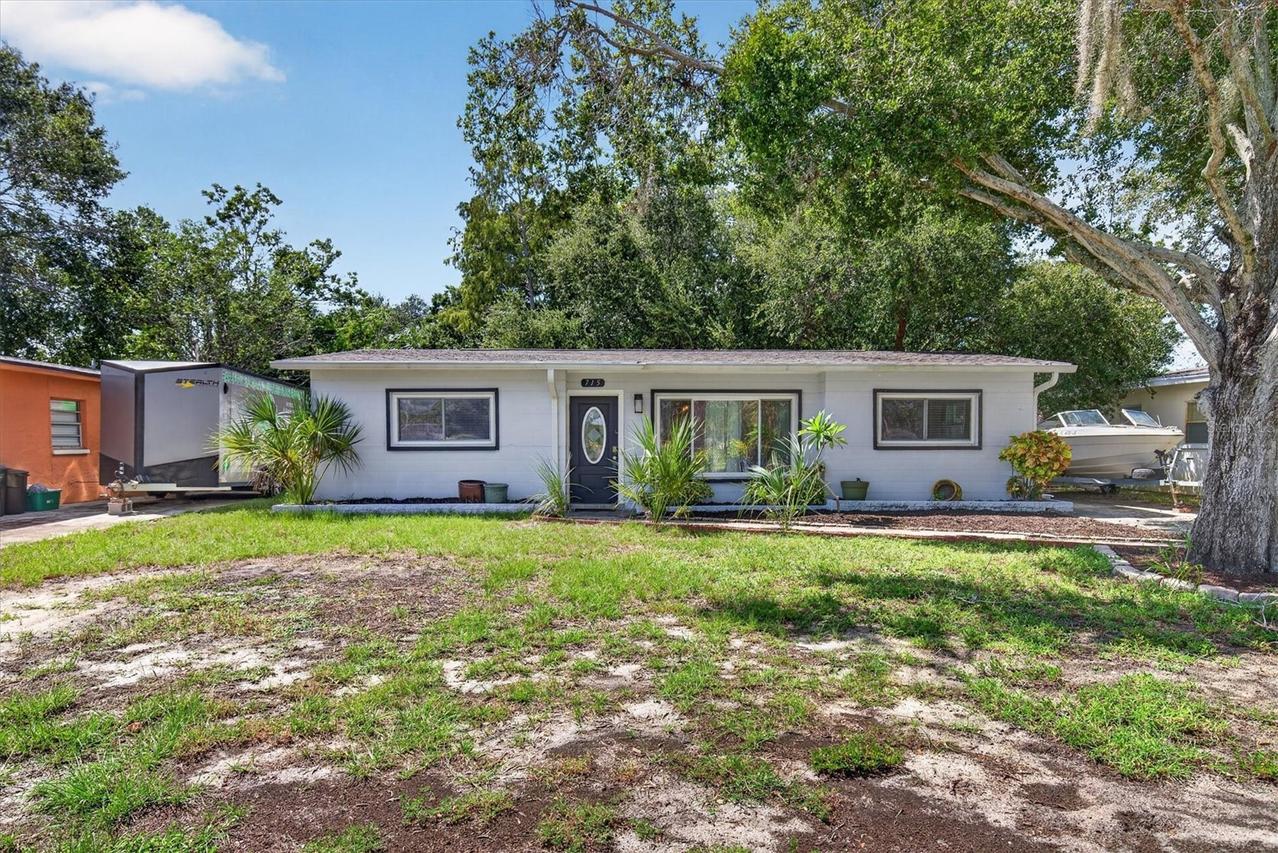 715 W Bayshore Dr., Tarpon Springs, FL 34689