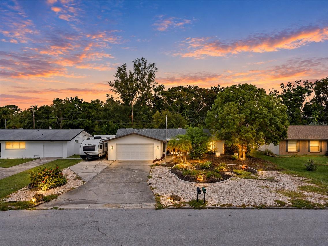 7812 2nd Ave., Bradenton, FL 34209