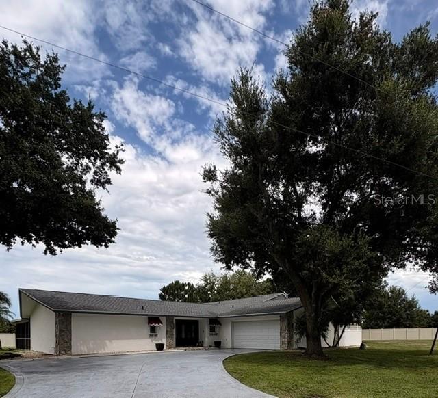 1936 Rolling Green Cir., Sarasota, FL 34240