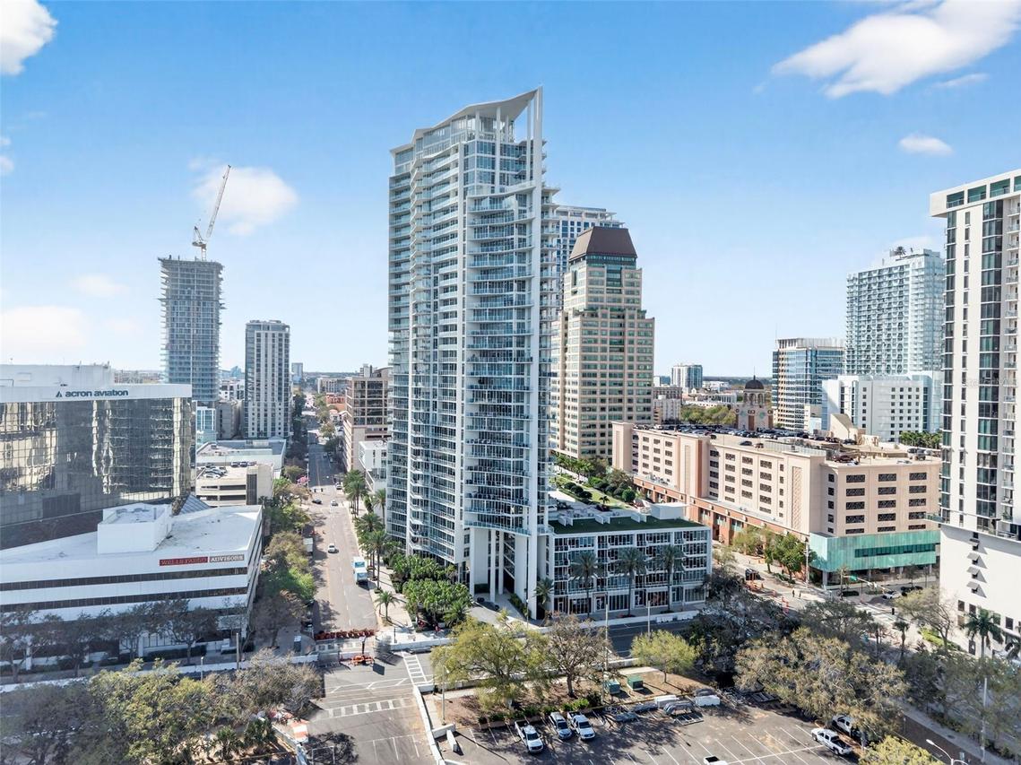 175 1st St. #3008, St Petersburg, FL 33701