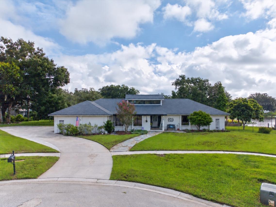 906 Retriever Ave., Seffner, FL 33584