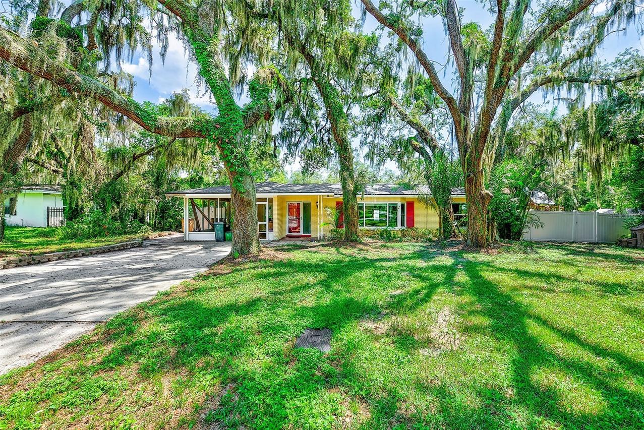 303 Saint Augustine Ave., Temple Terrace, FL 33617