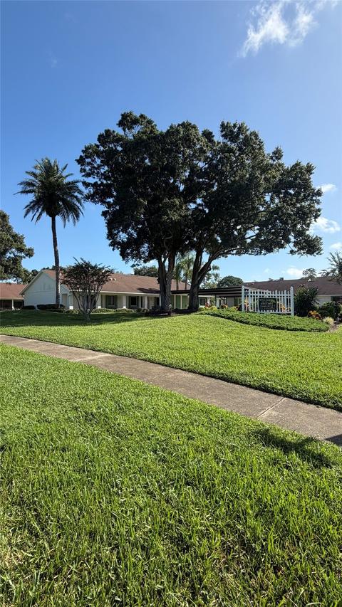 2502 Royal Pines Cir. #5B, Clearwater, FL 33763