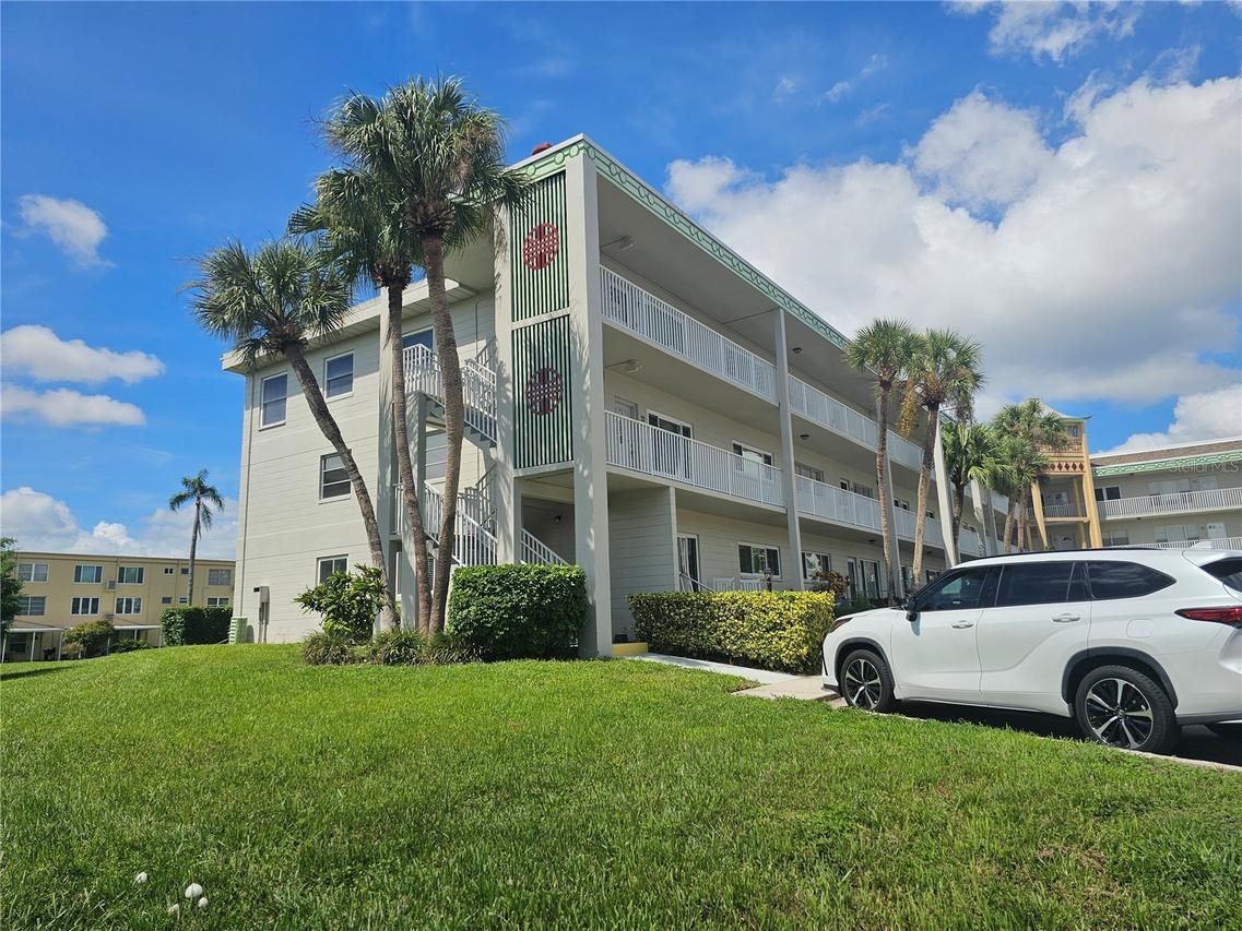 2070 World Parkway Blvd. #22, Clearwater, FL 33763