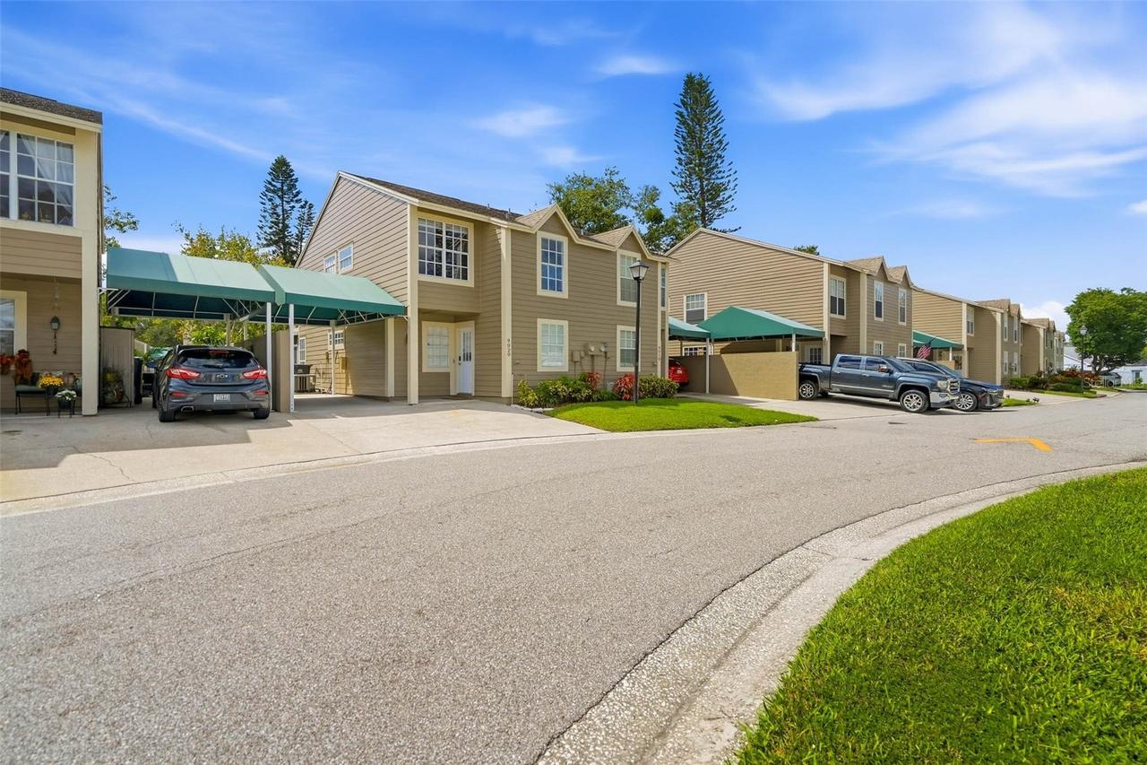 9020 Lake Place Ln., Tampa, FL 33634