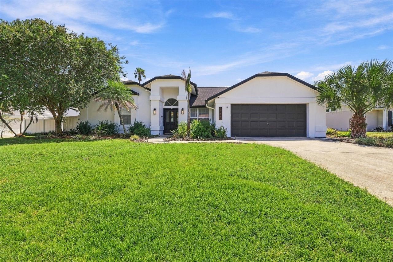 2722 Buckhorn Oaks Drive, Valrico, FL 33594