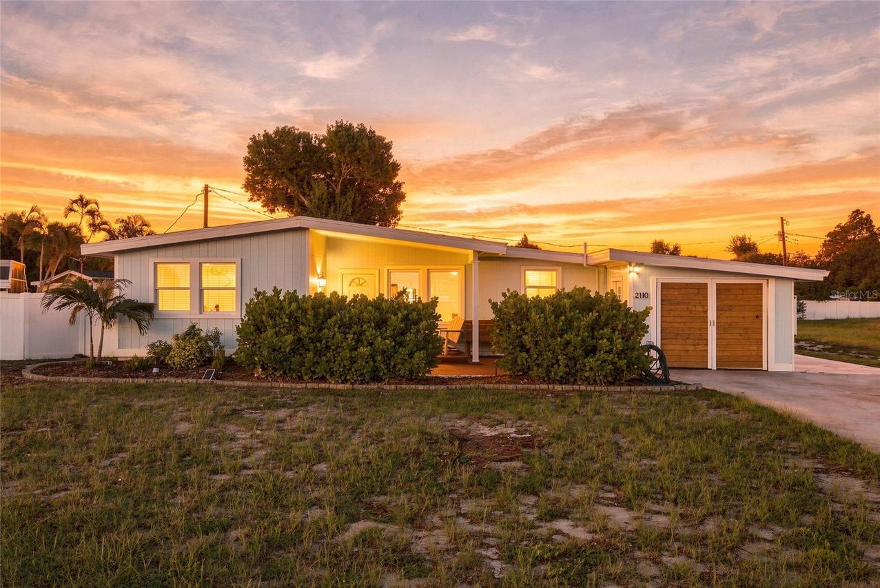 2110 Alcazar Way, St Petersburg, FL 33712