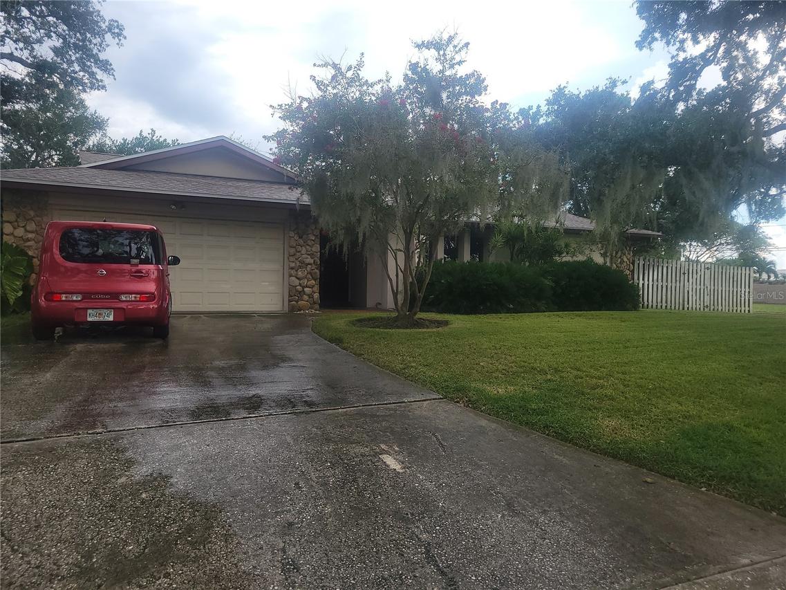 10209 Bay Hills Dr., Largo, FL 33774